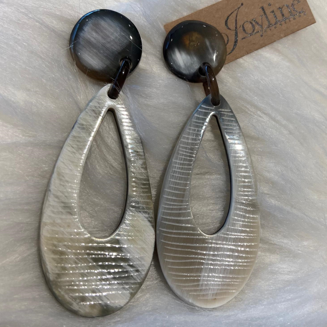 Carved buffelhoorn oorbellen Shiny finish (Joyline-Creations) image 2