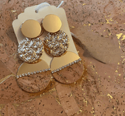 Handgemaakte metallic oorbellen met kurk uit Sardinië.