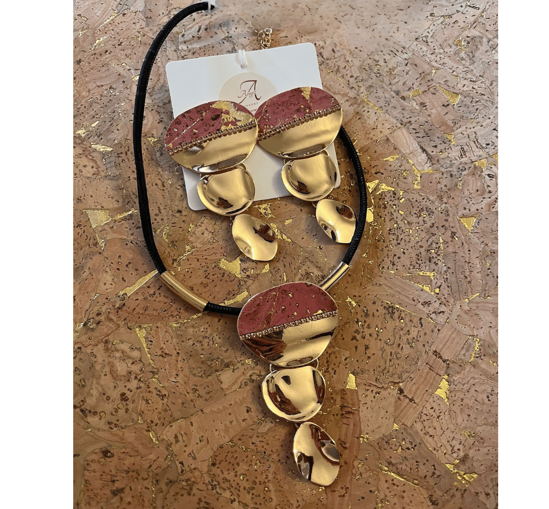 Ketting met Roze Kurk en Zwart Koord – Handgemaakt