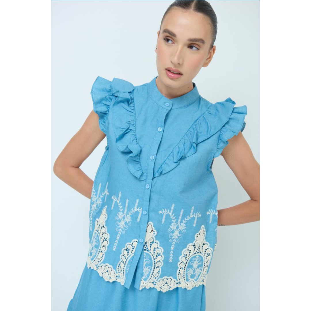 Kikisix Broderie Blouse – Zomers, Speels & Veelzijdig image 0