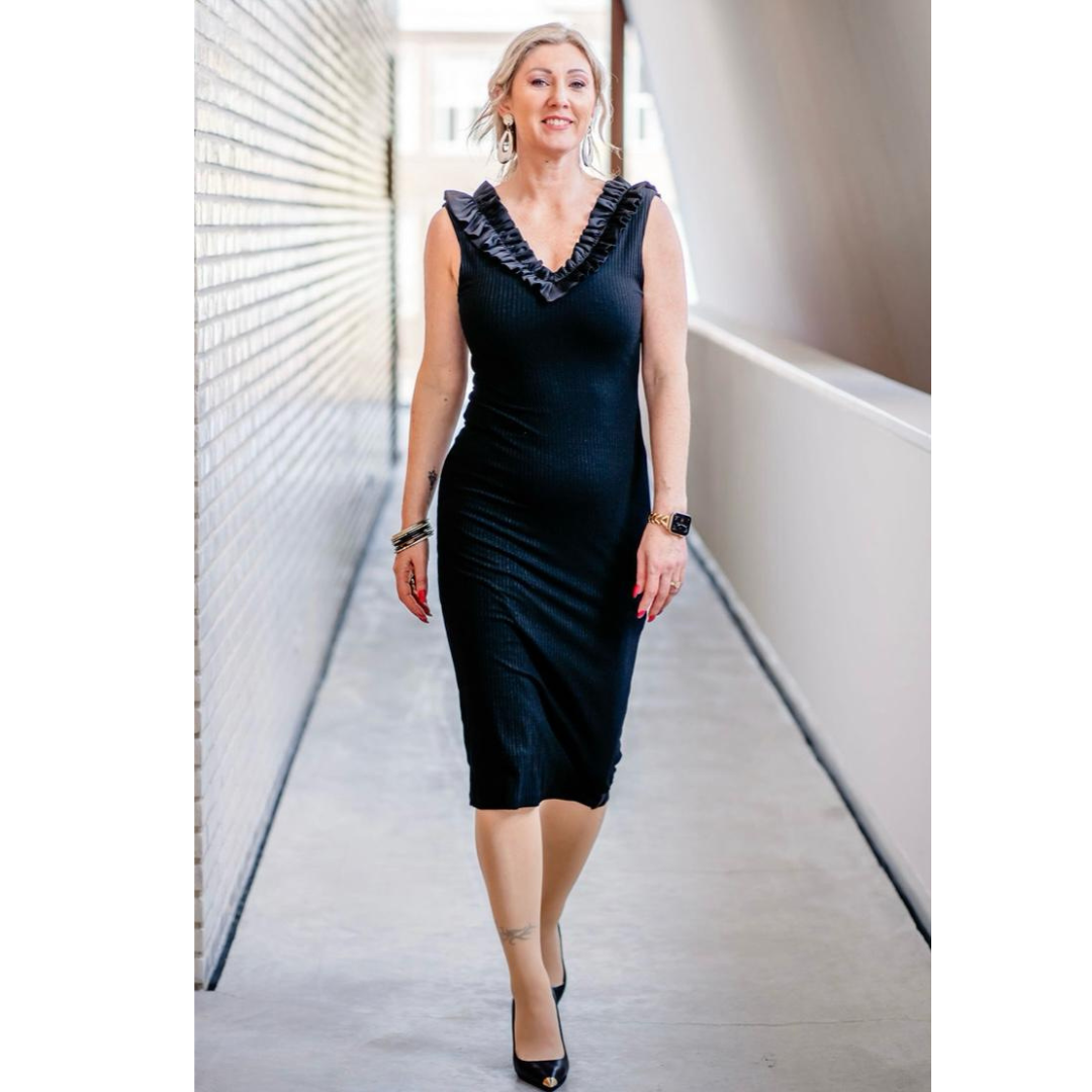 Jurk Jhenit – Mouwloos & vrouwelijk met V-rug image 4